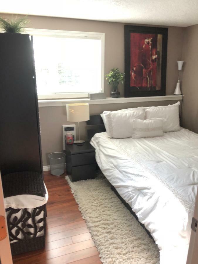 Cozy And Modern 3 Bedroom In Central Location! 維多利亞 外观 照片
